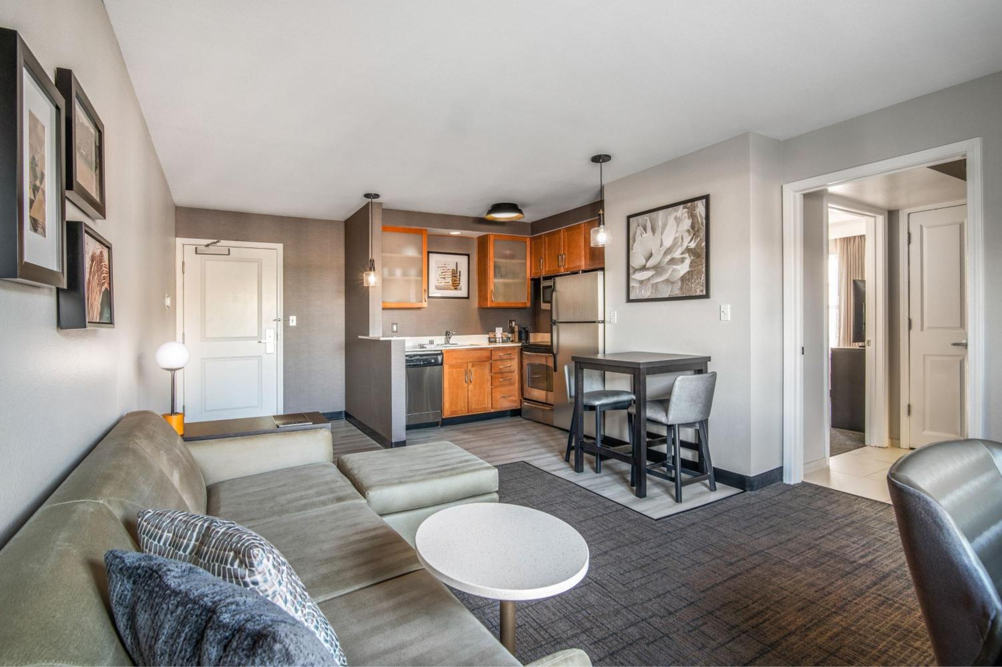 Residence Inn Phoenix Glendale Sports & Entertainment District Екстер'єр фото