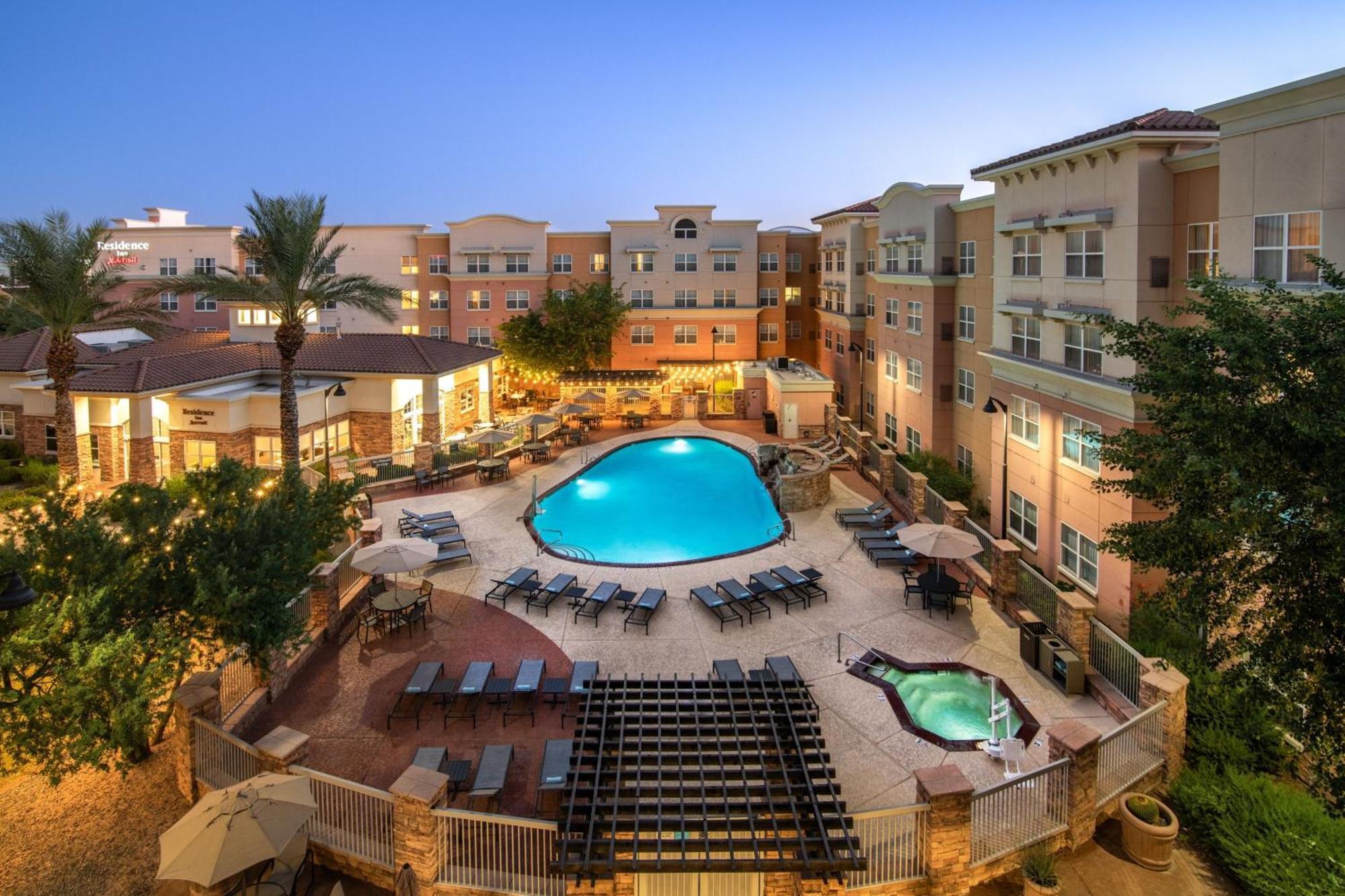 Residence Inn Phoenix Glendale Sports & Entertainment District Екстер'єр фото