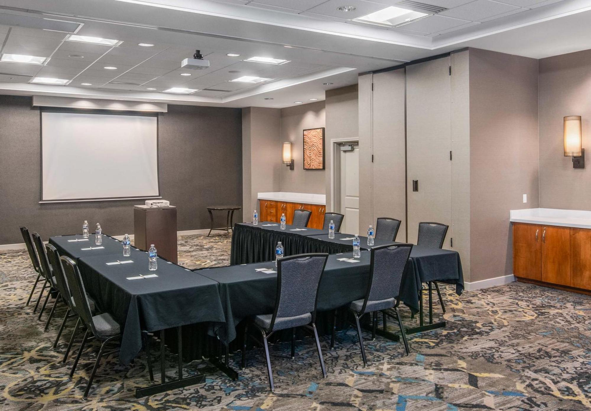 Residence Inn Phoenix Glendale Sports & Entertainment District Екстер'єр фото